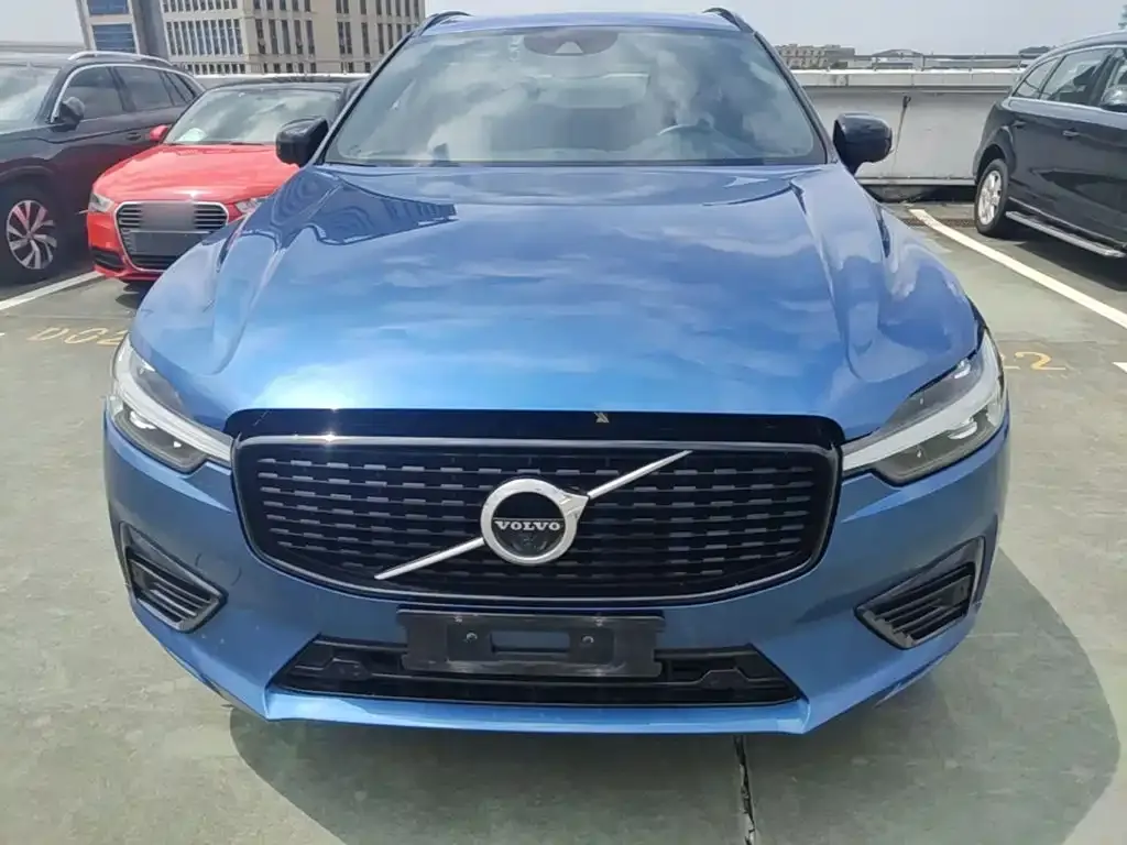 Volvo XC60 PHEV — фото 8