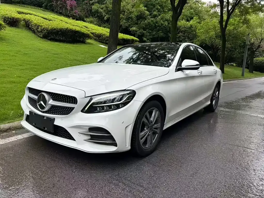 Mercedes-Benz C-Class — фото 1