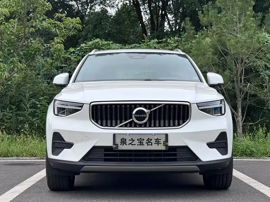 Volvo XC40 — фото 6