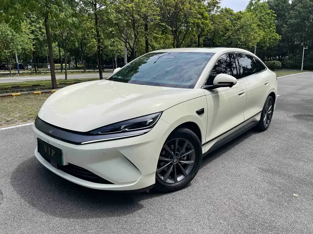 BYD Qin L — фото 1