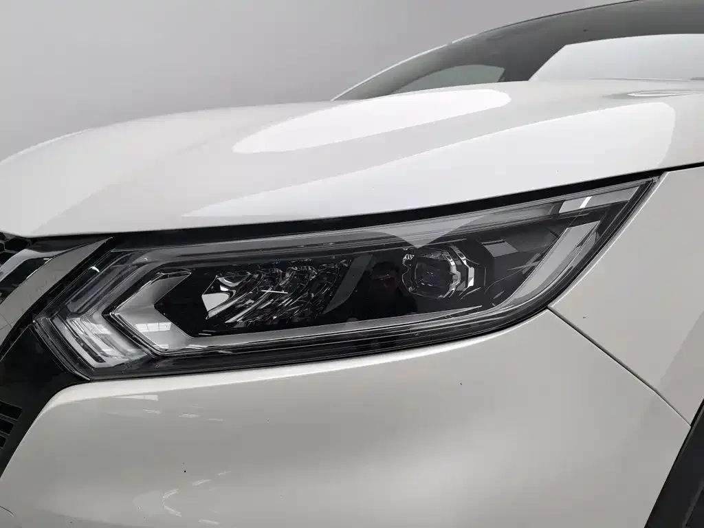 Nissan Qashqai — фото 10