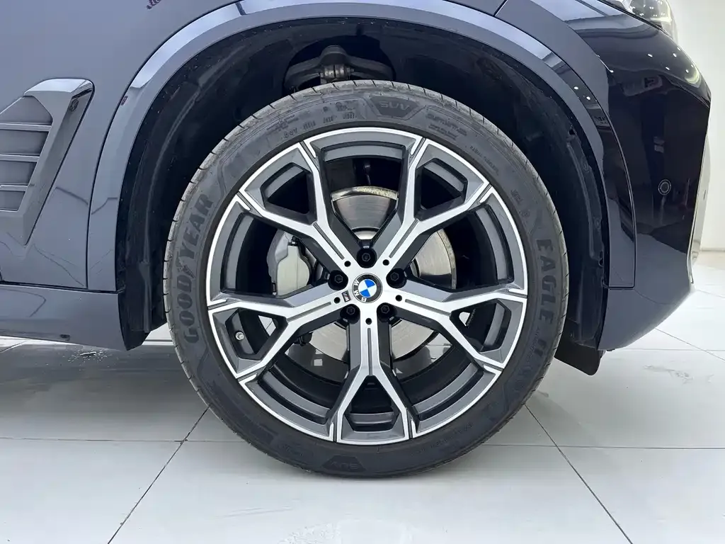 BMW X5 — фото 6