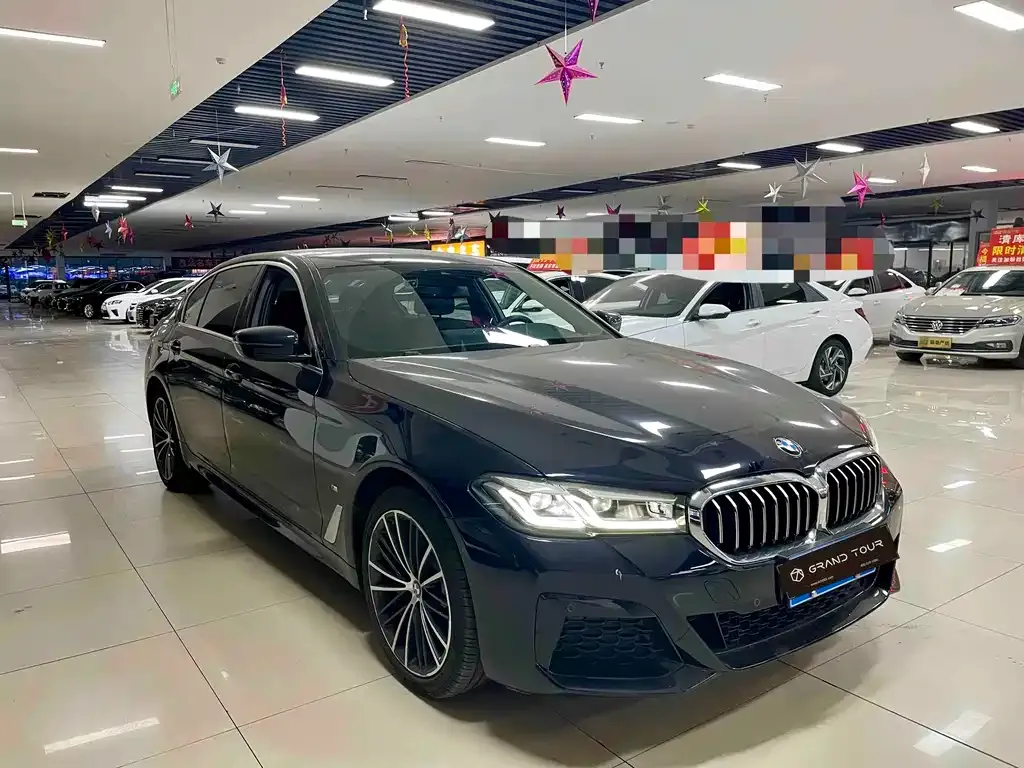 BMW 5 Series — фото 1
