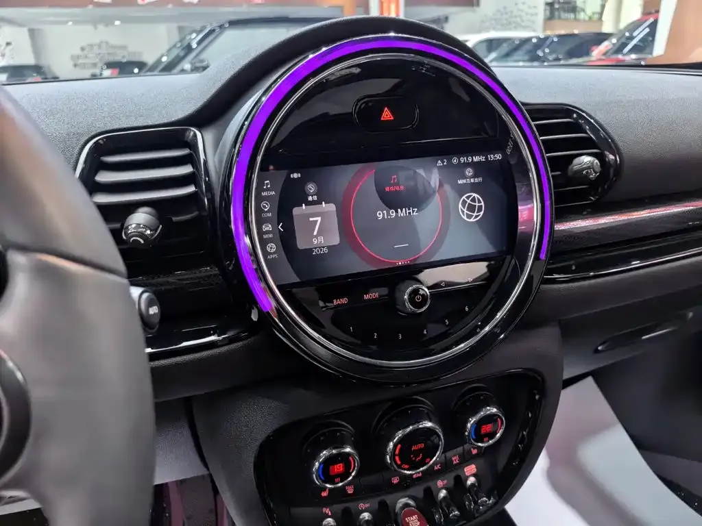 MINI Clubman — фото 10