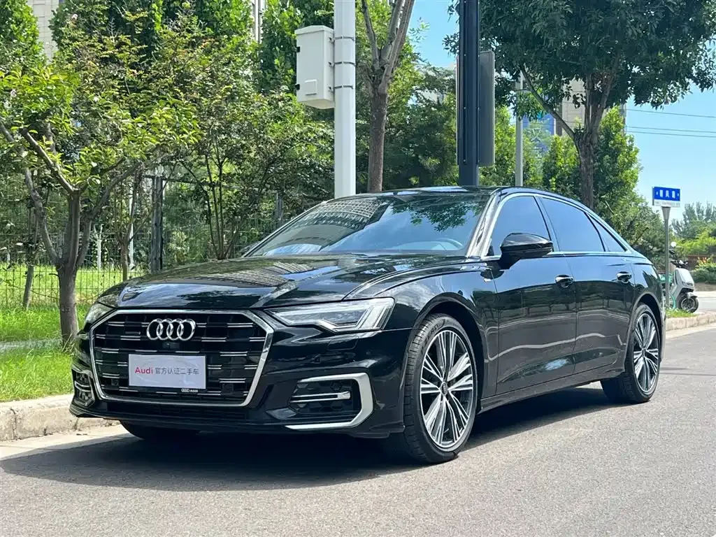 Audi A6L — фото 1