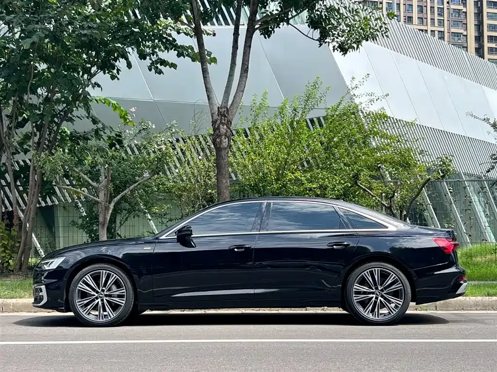 Audi A6L — фото 9