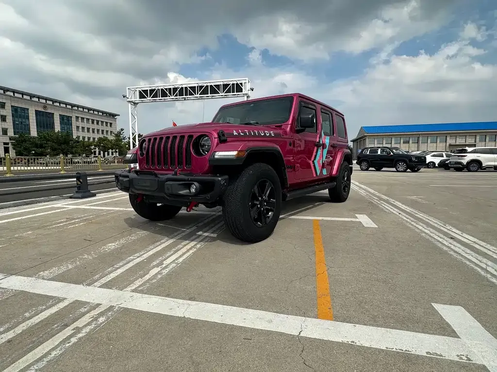 Jeep Wrangler — фото 1