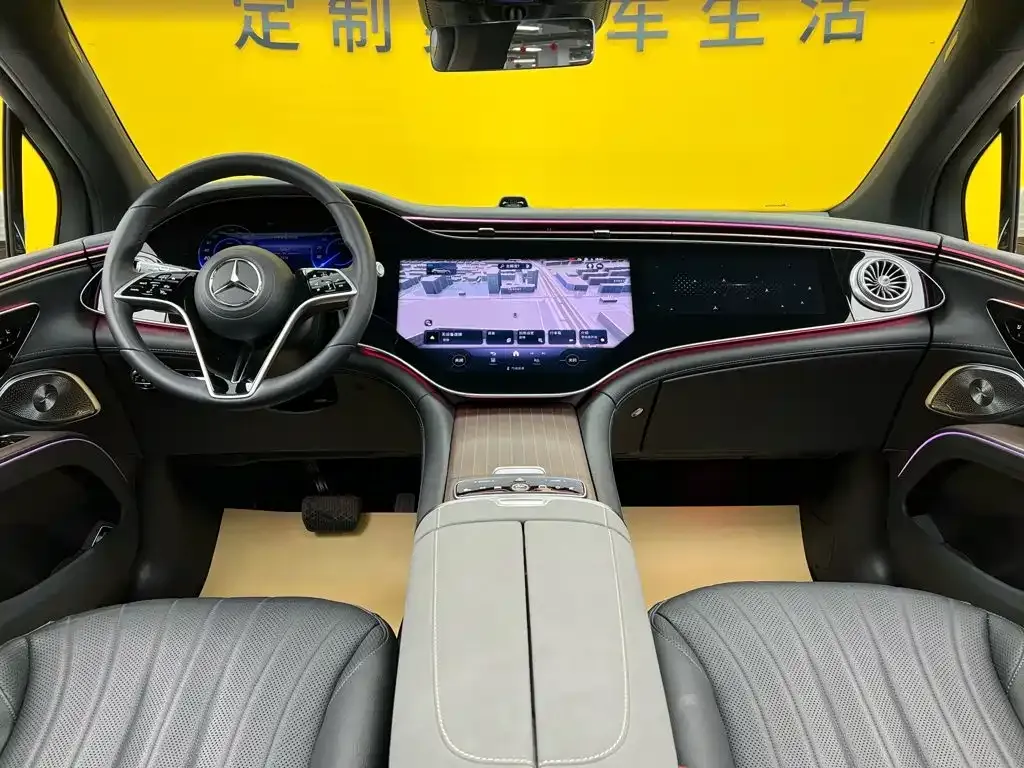 Mercedes-Benz EQS SUV — фото 9