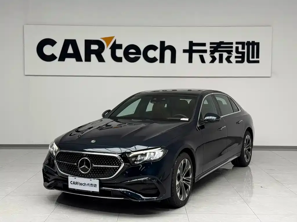 Mercedes-Benz E-Class — фото 1