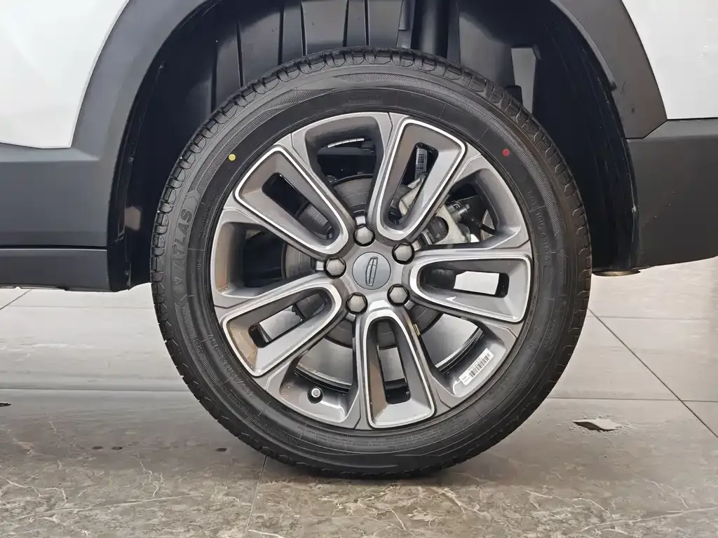 Geely Icon — фото 10