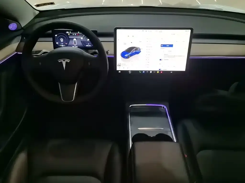Tesla Model 3 — фото 3