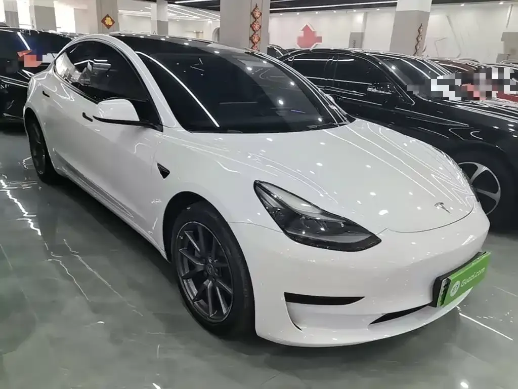 Tesla Model 3 — фото 7
