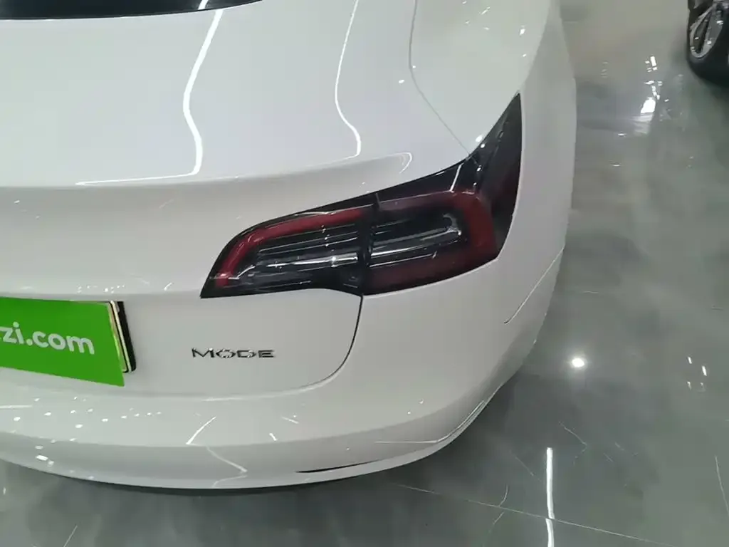 Tesla Model 3 — фото 2