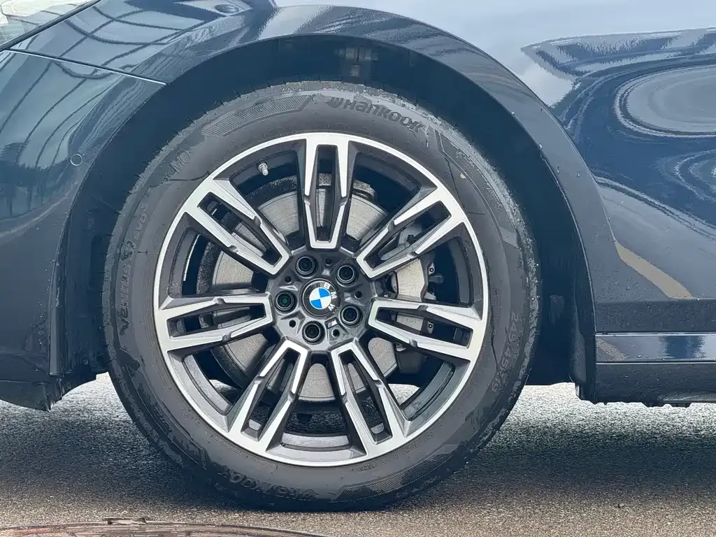 BMW 5 Series — фото 10
