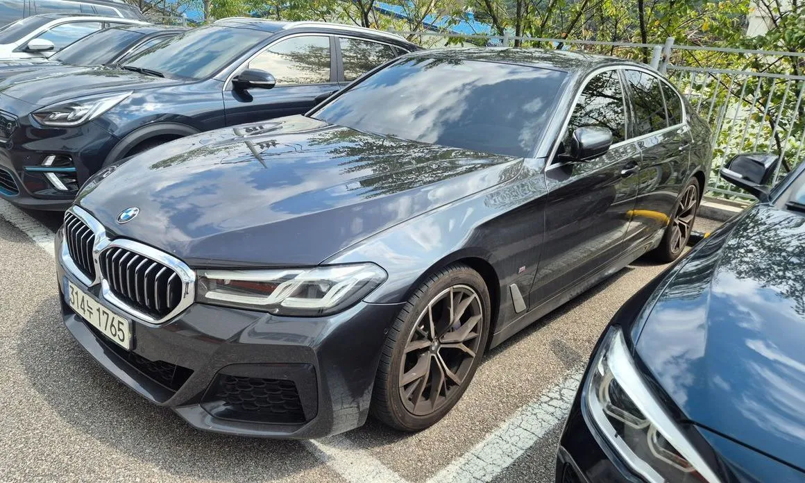 BMW 5-Series — фото 1