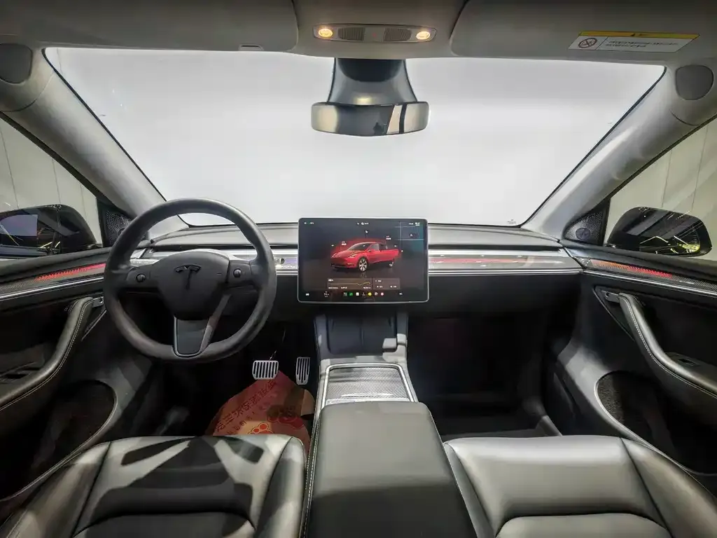 Tesla Model Y — фото 9