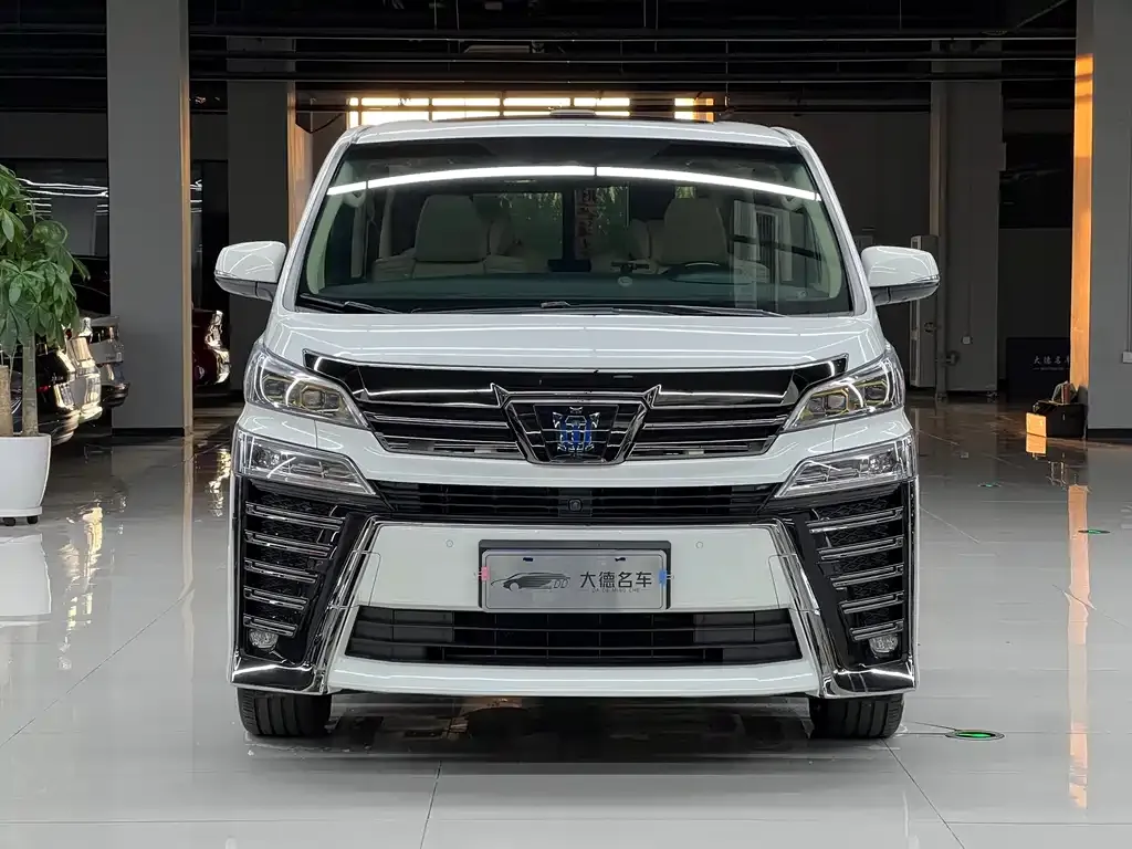 Toyota Vellfire — фото 3