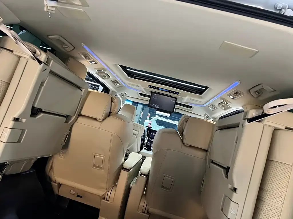 Toyota Vellfire — фото 7