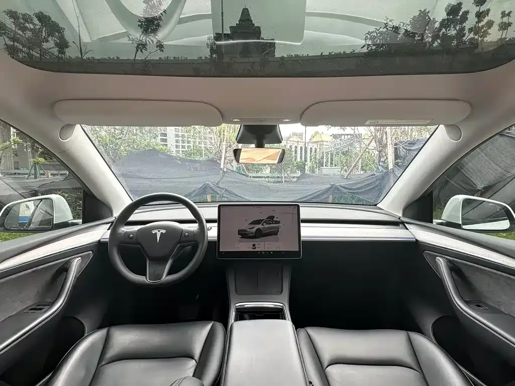 Tesla Model Y — фото 3