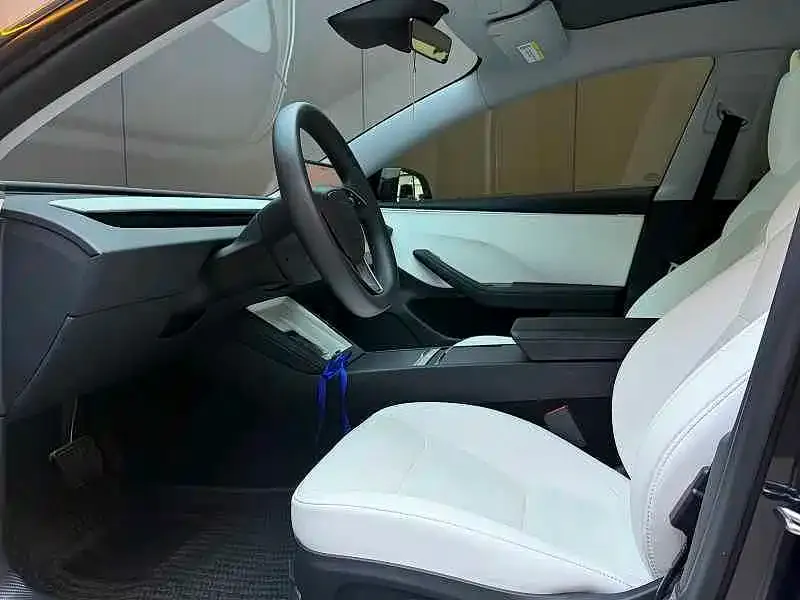Tesla Model 3 — фото 4
