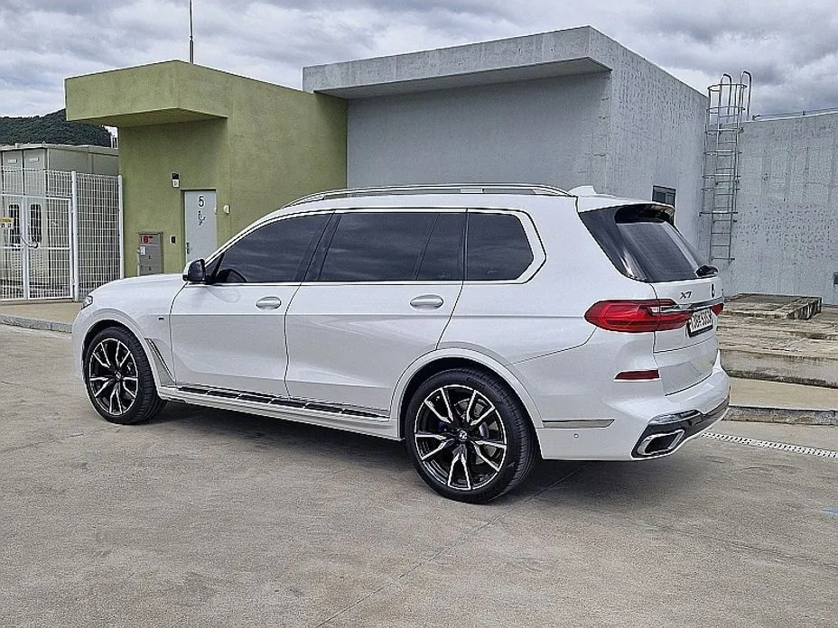 BMW X7 — фото 2