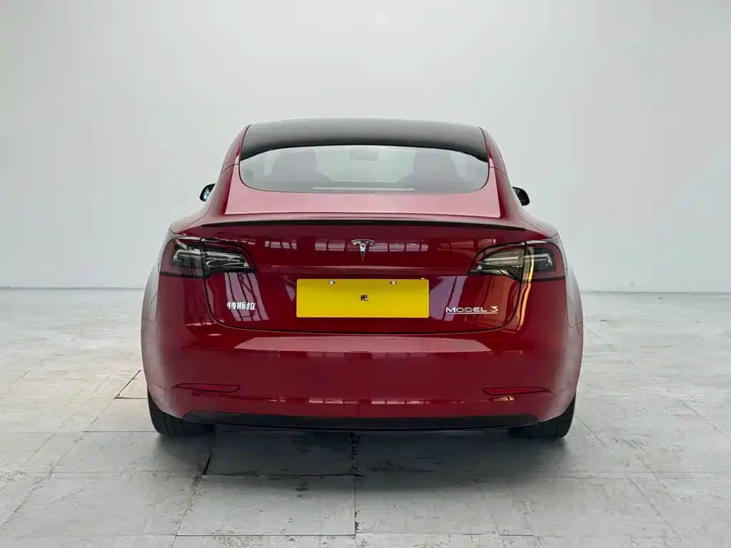 Tesla Model 3 — фото 3