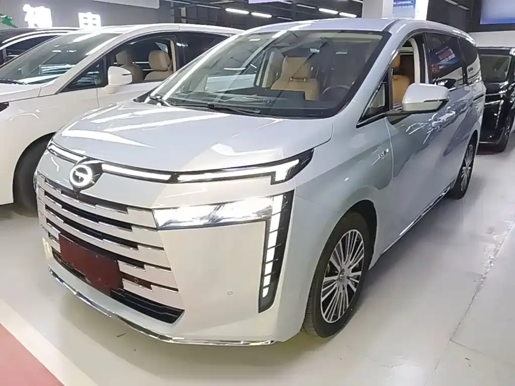 GAC Motor Trumpchi E8 PHEV — фото 1