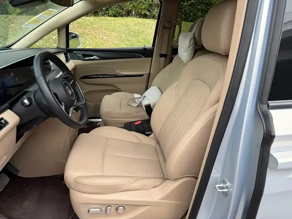 Buick GL8 Hybrid — фото 8