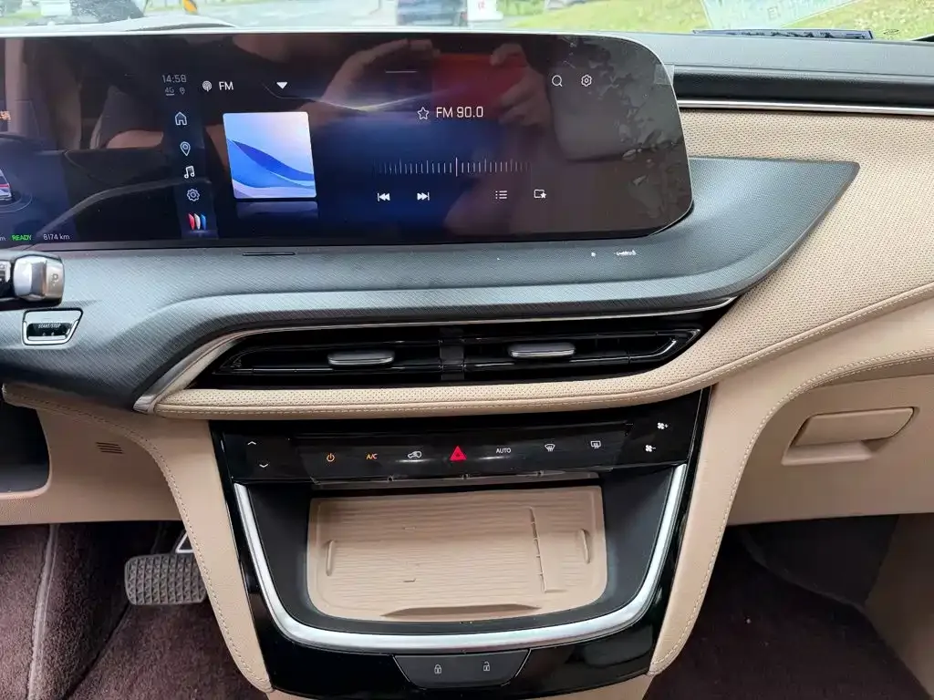 Buick GL8 Hybrid — фото 3