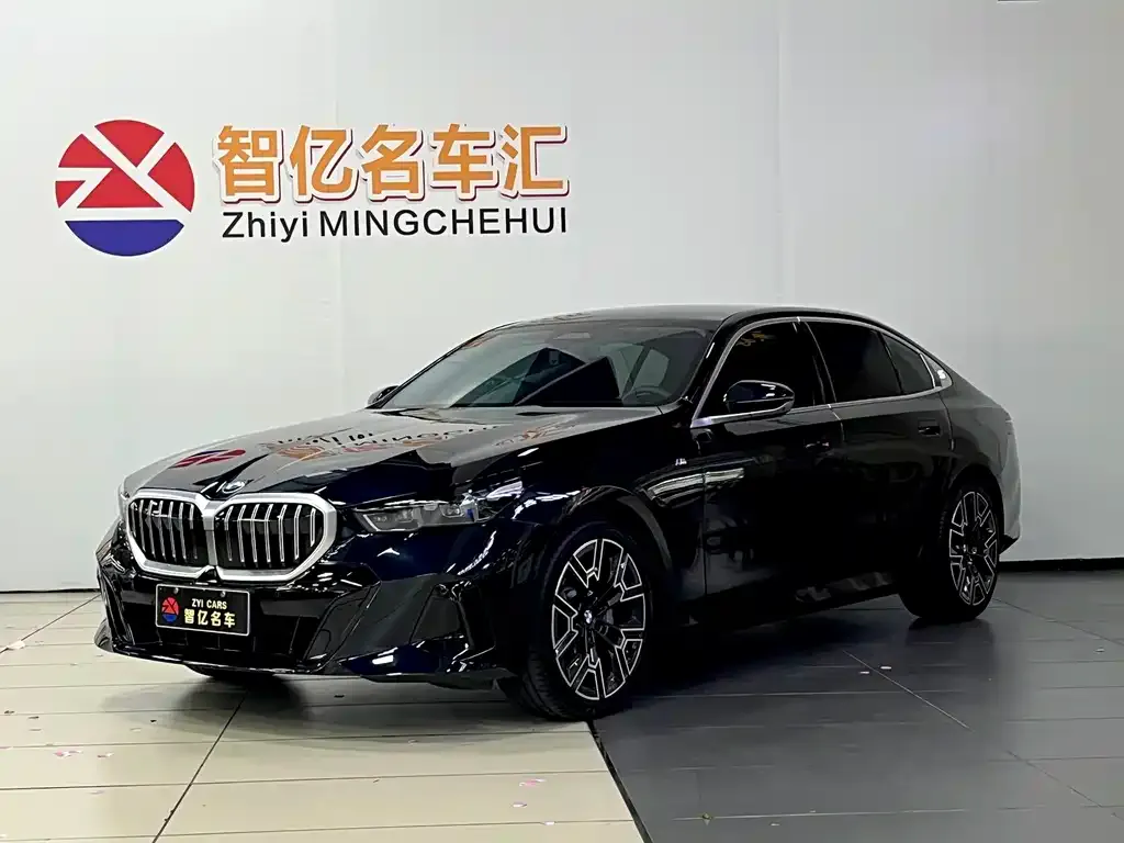 BMW 5 Series — фото 1