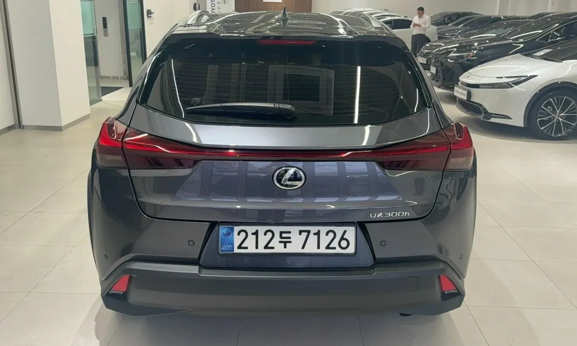 Lexus UX — фото 3