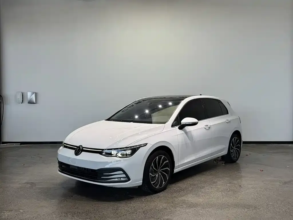 Volkswagen Golf — фото 1
