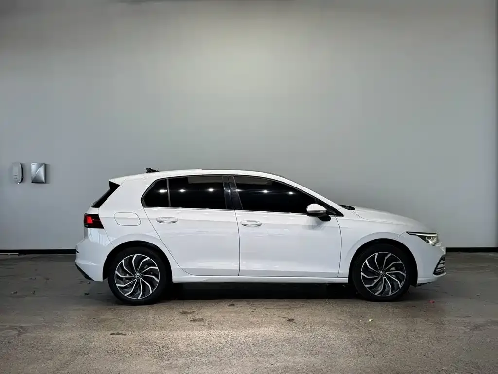 Volkswagen Golf — фото 10