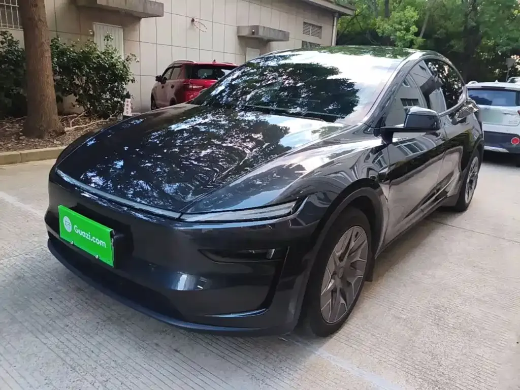 Tesla Model Y L — фото 7