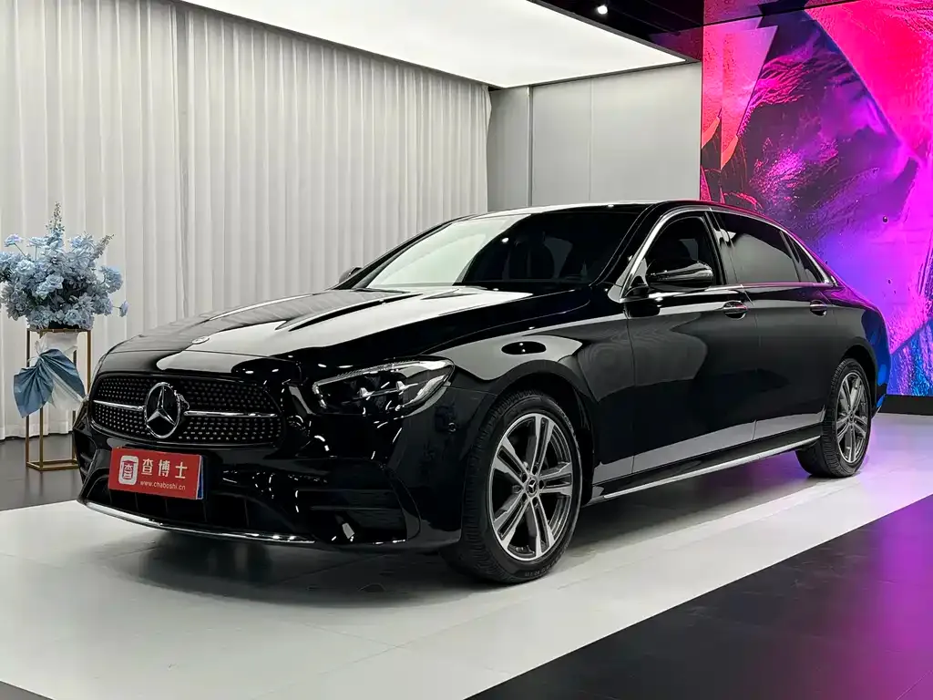 Mercedes-Benz E-Class — фото 1