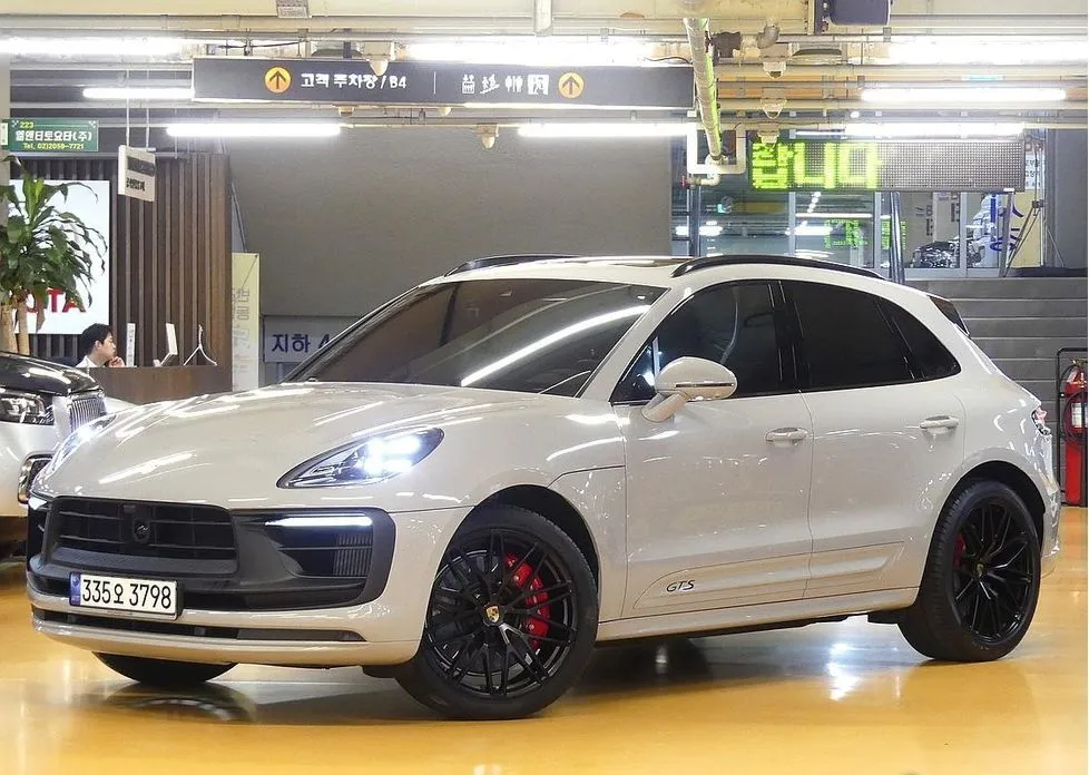 Porsche Macan — фото 1