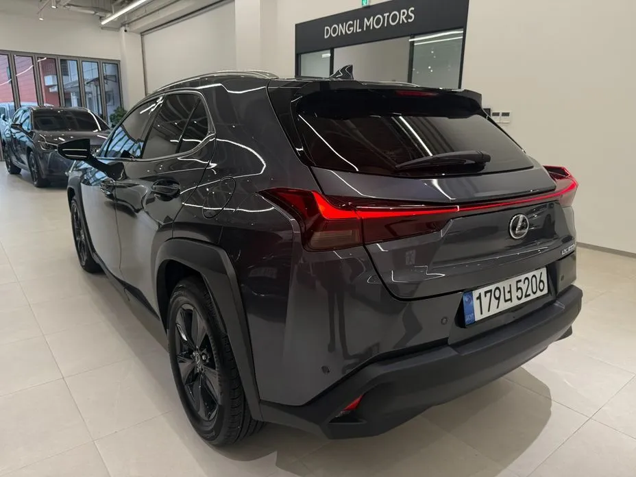 Lexus UX — фото 2