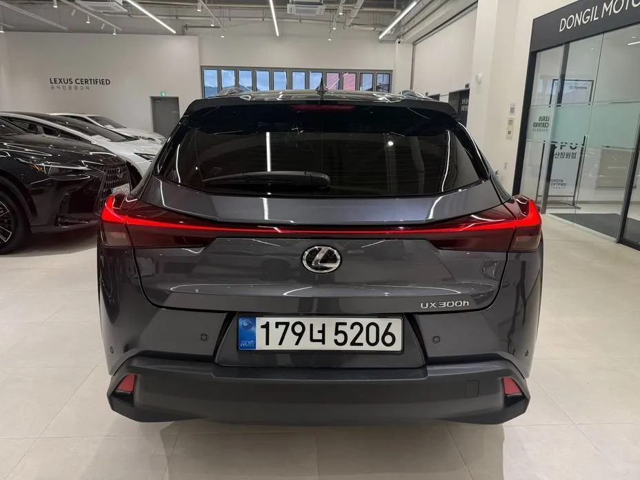 Lexus UX — фото 4