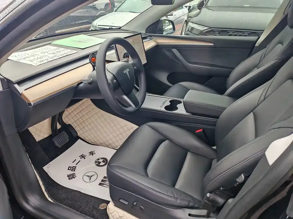 Tesla Model Y — фото 6