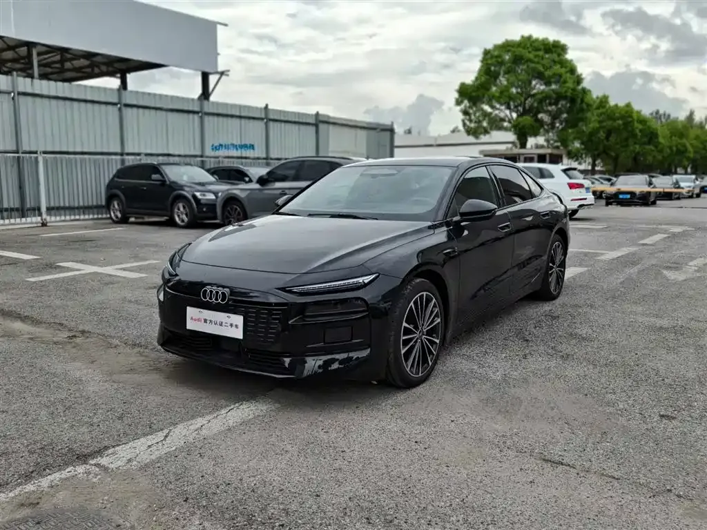 Audi A6L e-tron — фото 1