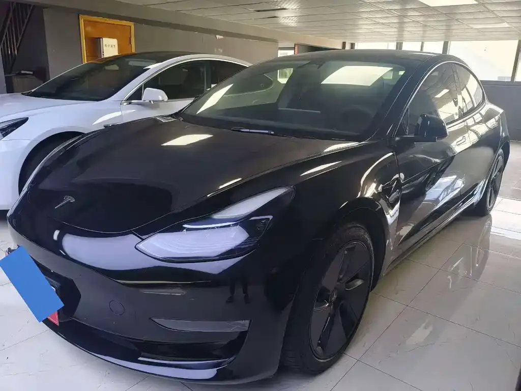 Tesla Model 3 — фото 1