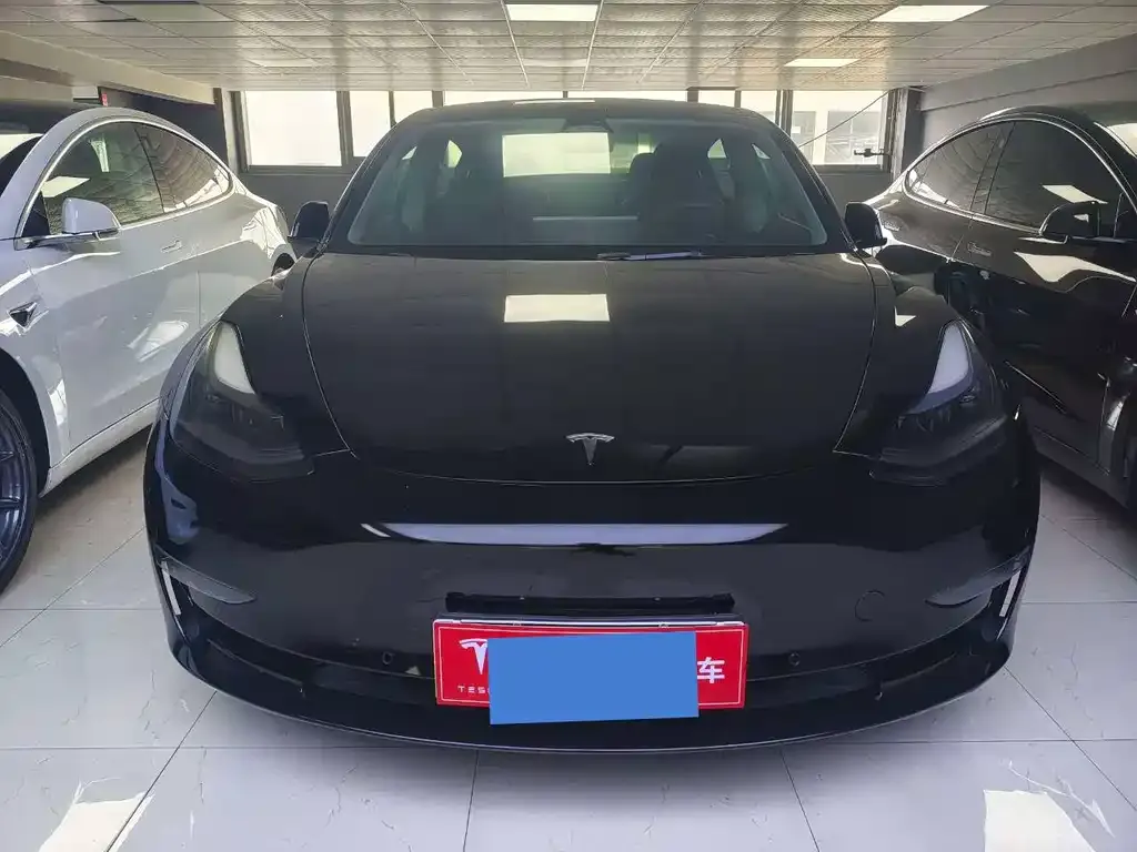 Tesla Model 3 — фото 9