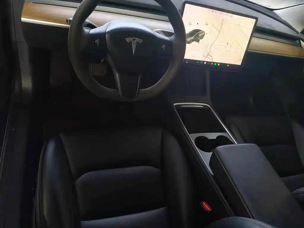 Tesla Model 3 — фото 4