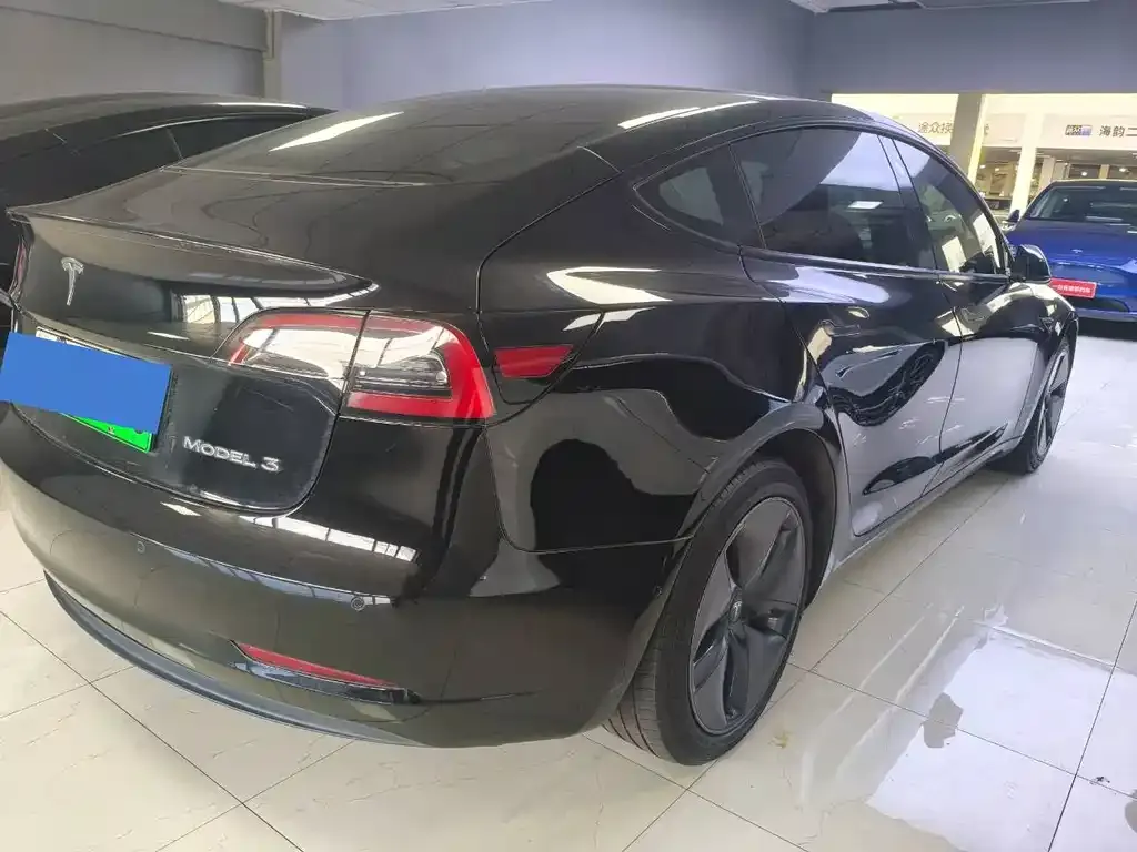 Tesla Model 3 — фото 10
