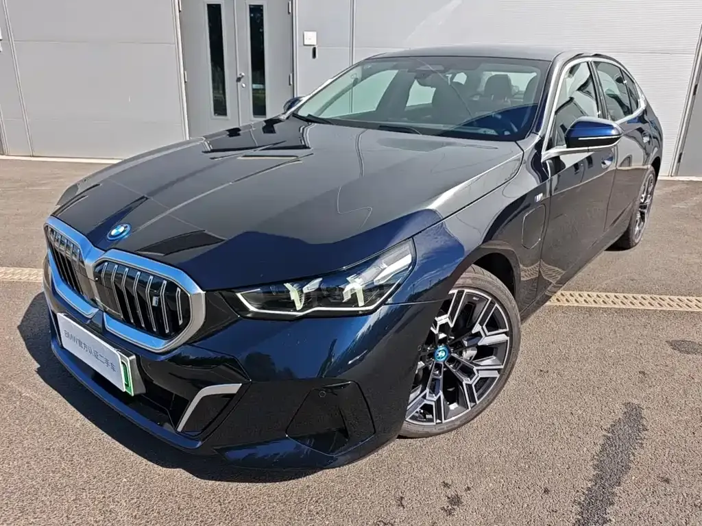 BMW i5 — фото 1