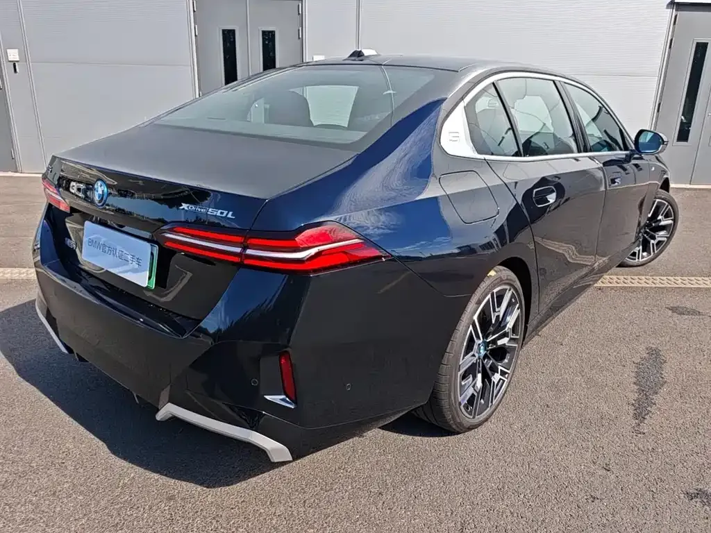 BMW i5 — фото 10