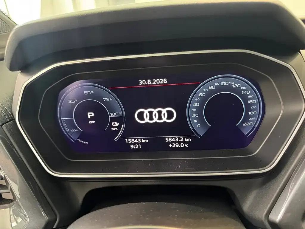Audi Q4 e-tron — фото 2