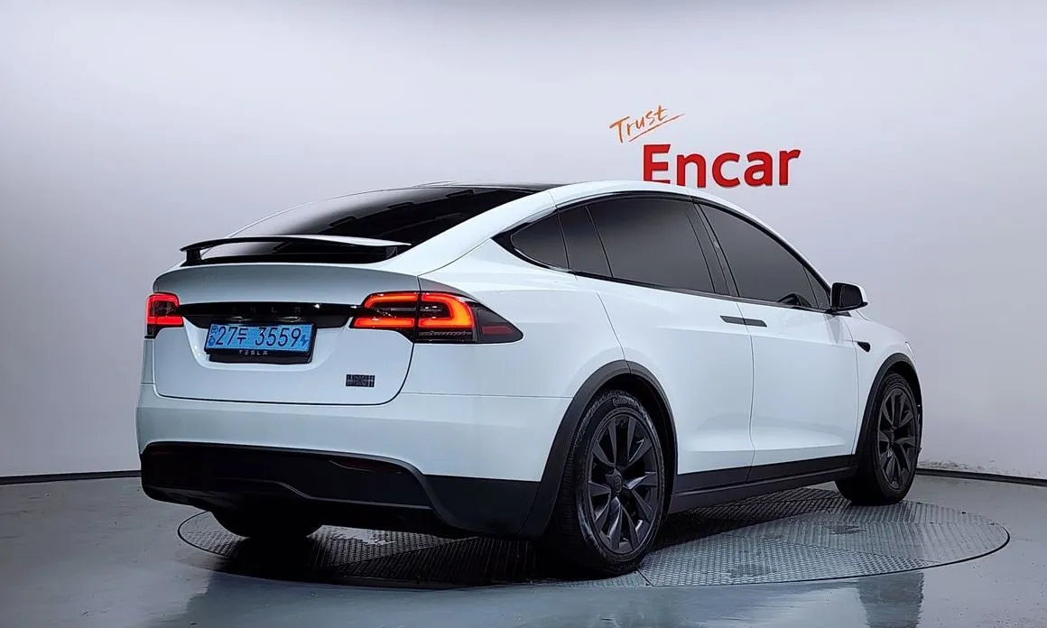Tesla Model X — фото 2