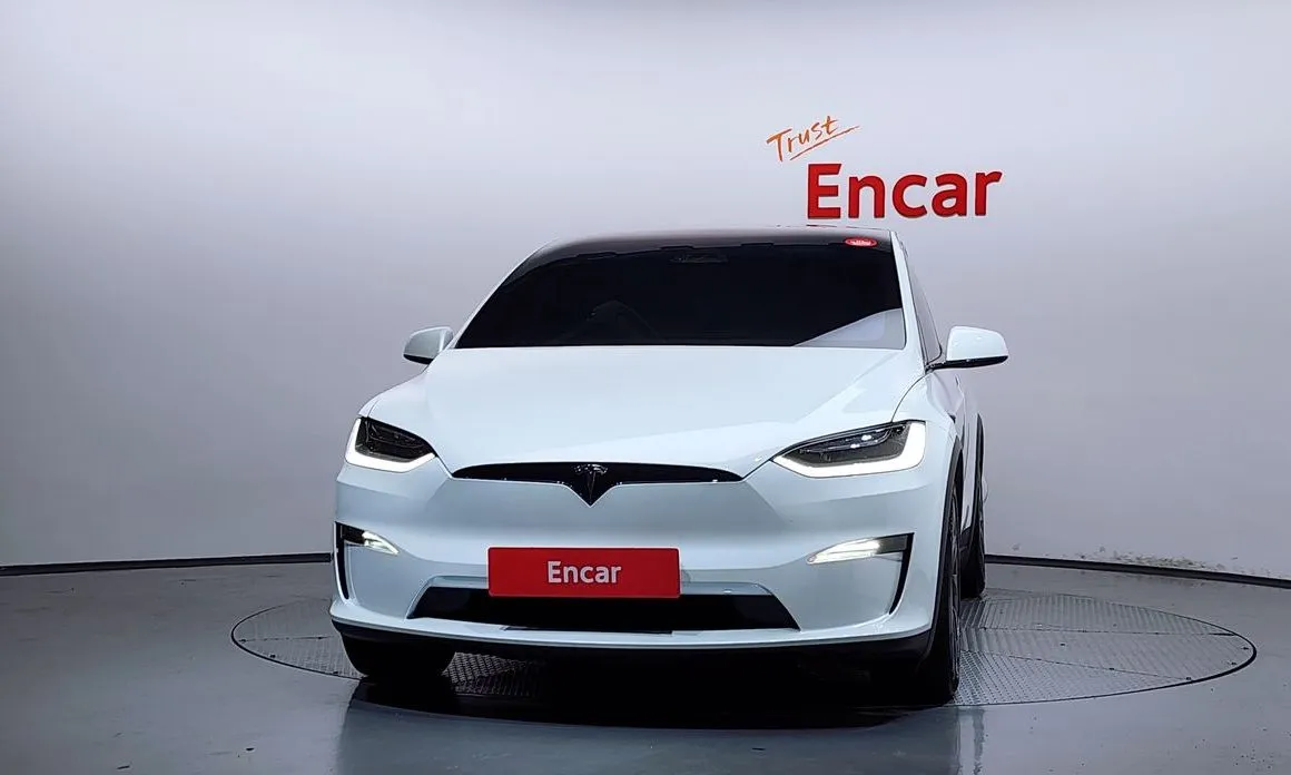 Tesla Model X — фото 3