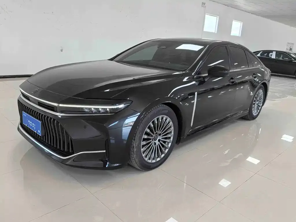 Toyota Crown (Import) — фото 1